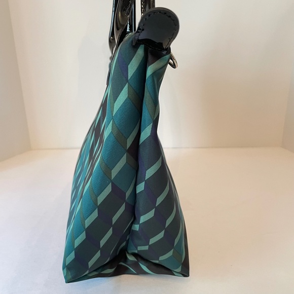 Longchamp Green and Black Tote with Foldable Design - Picture 5 of 14